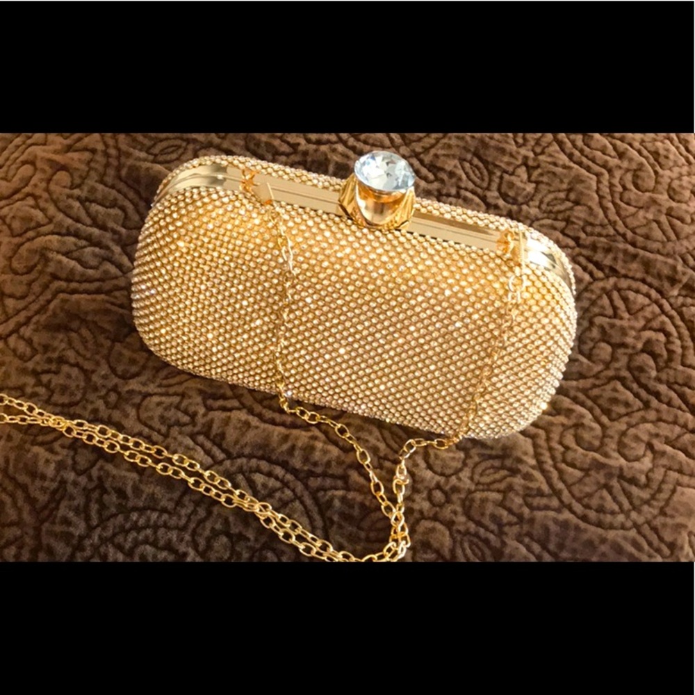 FAWZIYA
Stunning Crystal Evening Clutch